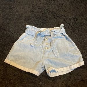 Wax Jean- light wash denim shorts, almost brand new condition, and size medium